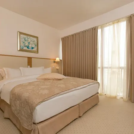 Apollo Spa Resort - Ultra All-Inclusive , Pools & Free Beach, Individual Ac In Every Room Golden Sands Exterior photo