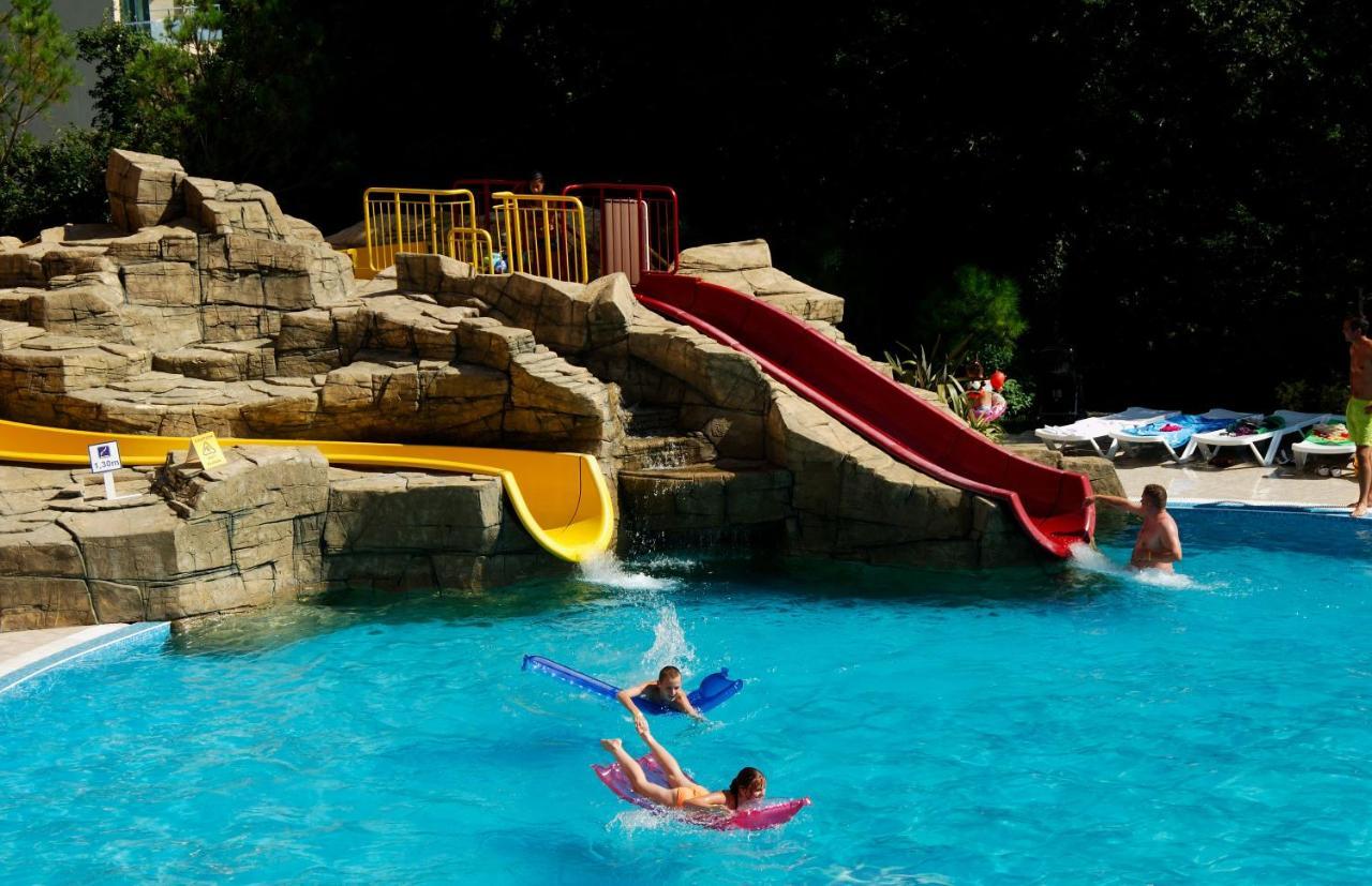 Apollo - Ultra , Pools & Free Beach, Individual Ac In Every Hotel
