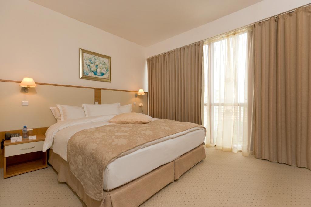 Apollo - Ultra , Pools & Free Beach, Individual Ac In Every Готель 4*
