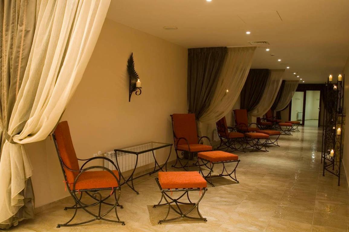 Apollo - Ultra , Pools & Free Beach, Individual Ac In Every