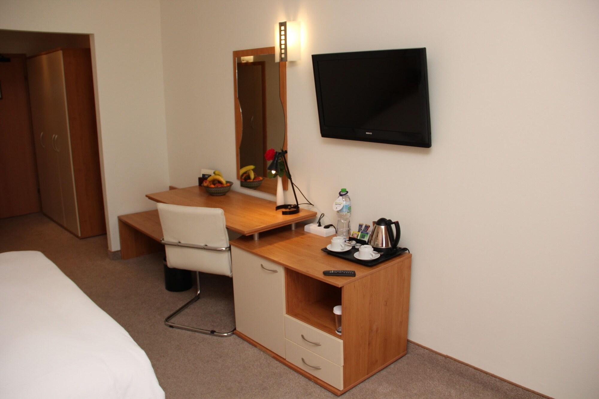 Apollo - Ultra , Pools & Free Beach, Individual Ac In Every 4*