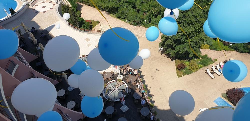 Apollo - Ultra , Pools & Free Beach, Individual Ac In Every Готель