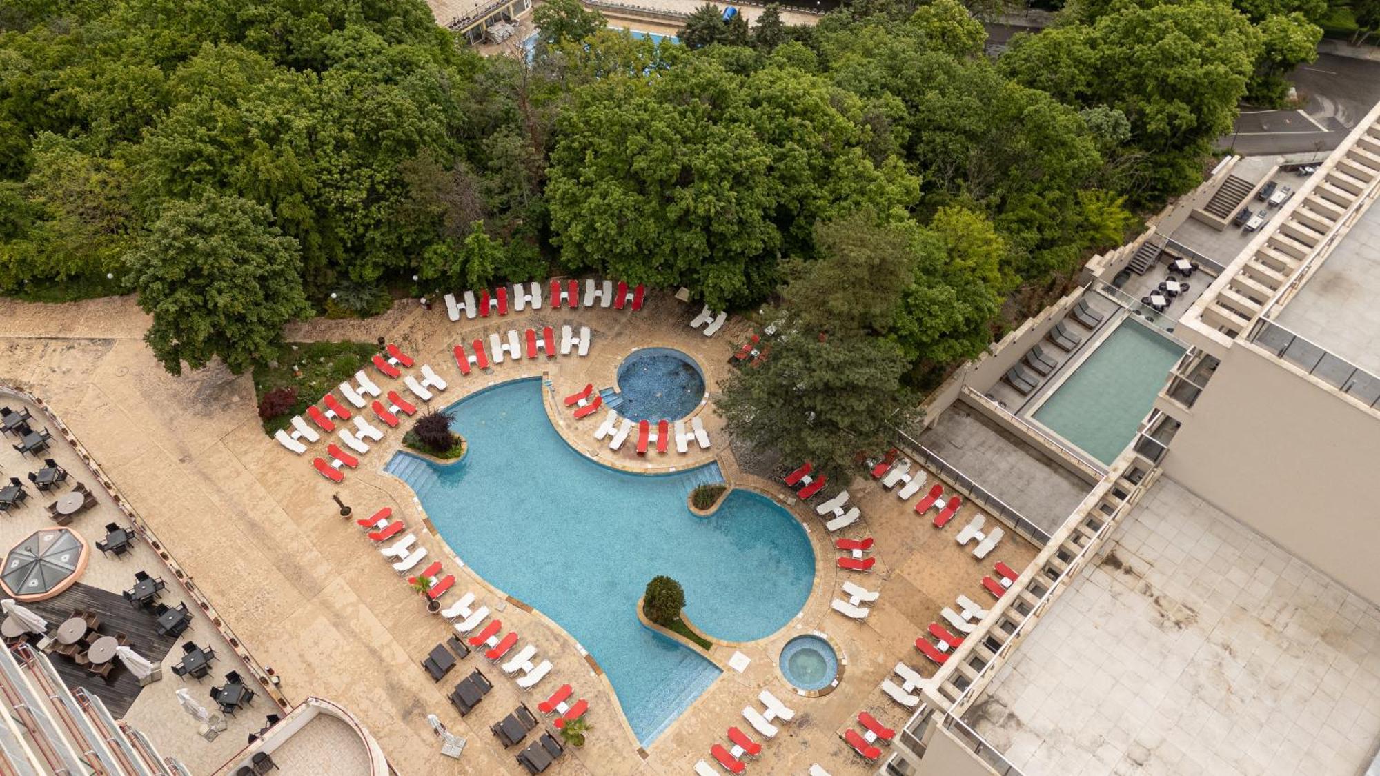 Apollo - Ultra , Pools & Free Beach, Individual Ac In Every