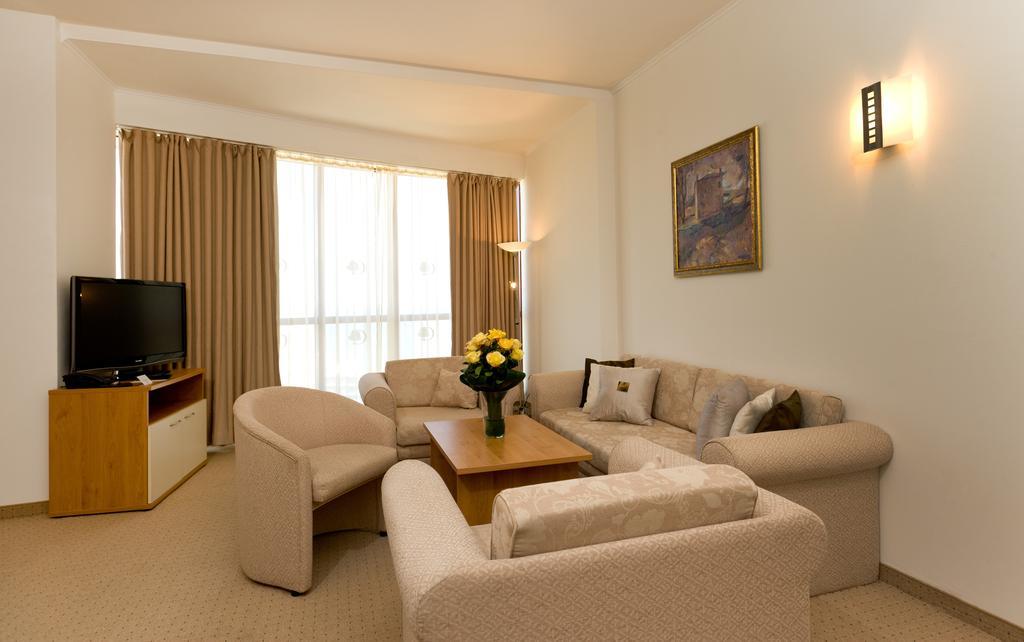 Hotel Apollo - Ultra , Pools & Free Beach, Individual Ac In Every 4*