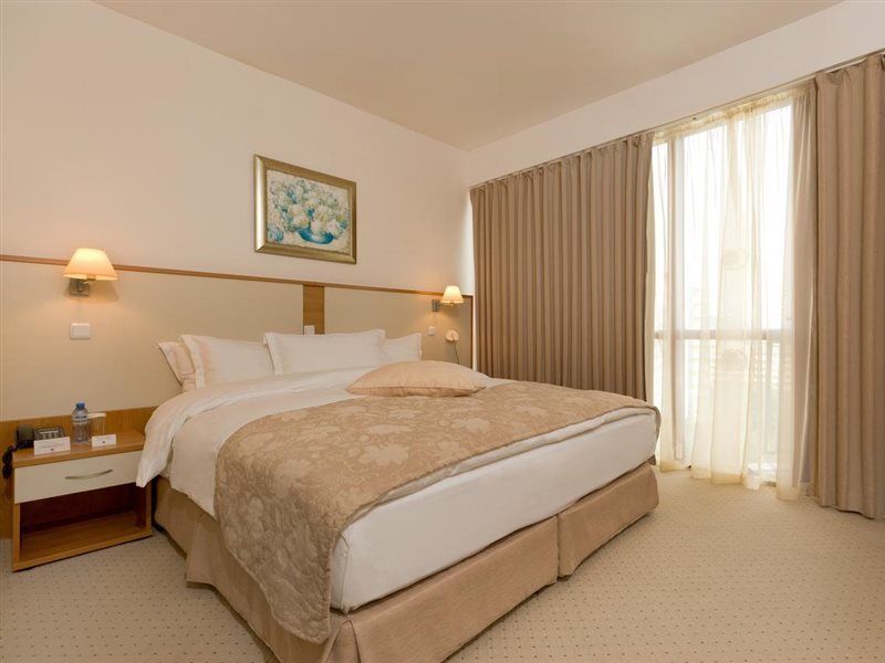 Apollo - Ultra , Pools & Free Beach, Individual Ac In Every Hotel